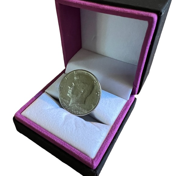 BICENTENNIAL HALF DOLLAR *RARE* - Picture 2 of 5